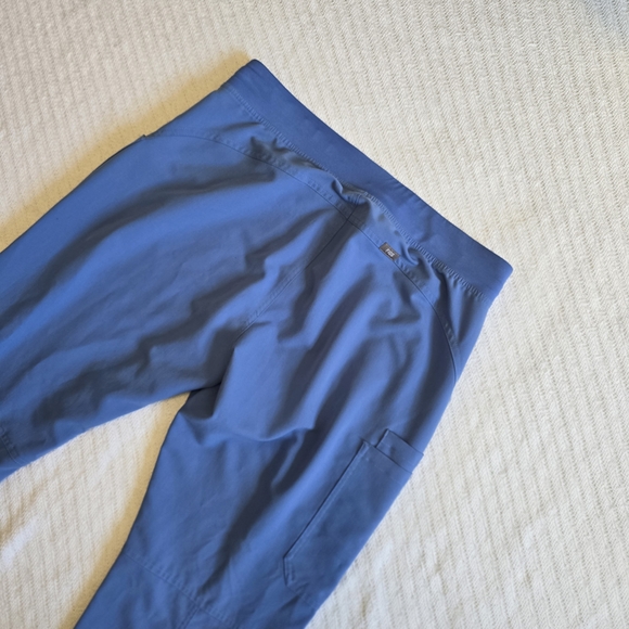 FIGS women's scrub pants in the color Ceil Blue large tall - Picture 4 of 9